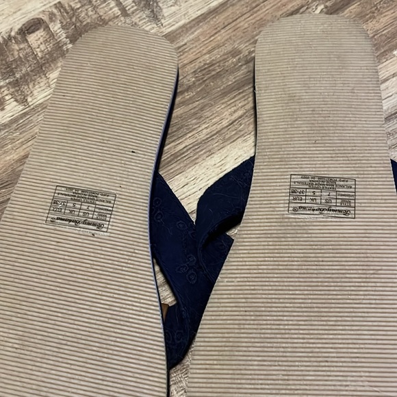 Women’s Tommy Bahama sandals - Picture 2 of 2